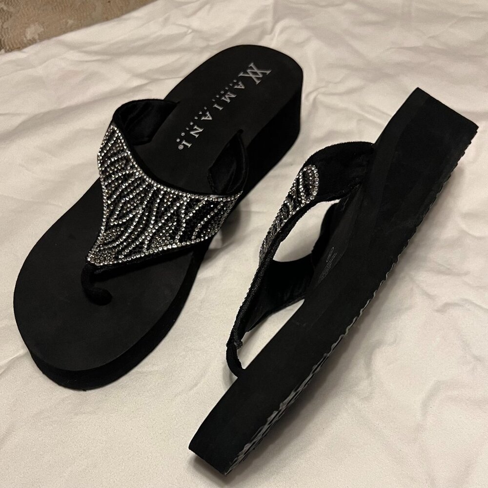 AMIANI FLIP FLOPS